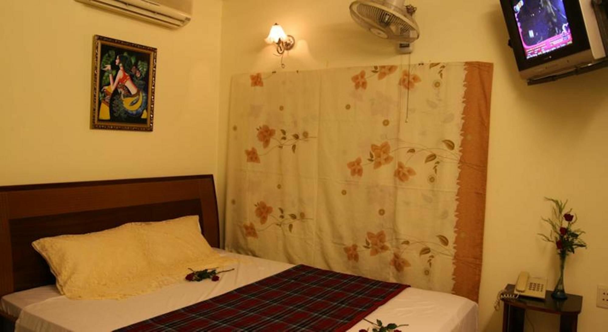 Thien Vu Hotel Ho Chi Minh City Exterior photo